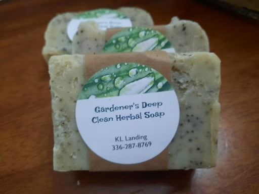 Gardener’s Deep Clean Herbal Scrub Bar